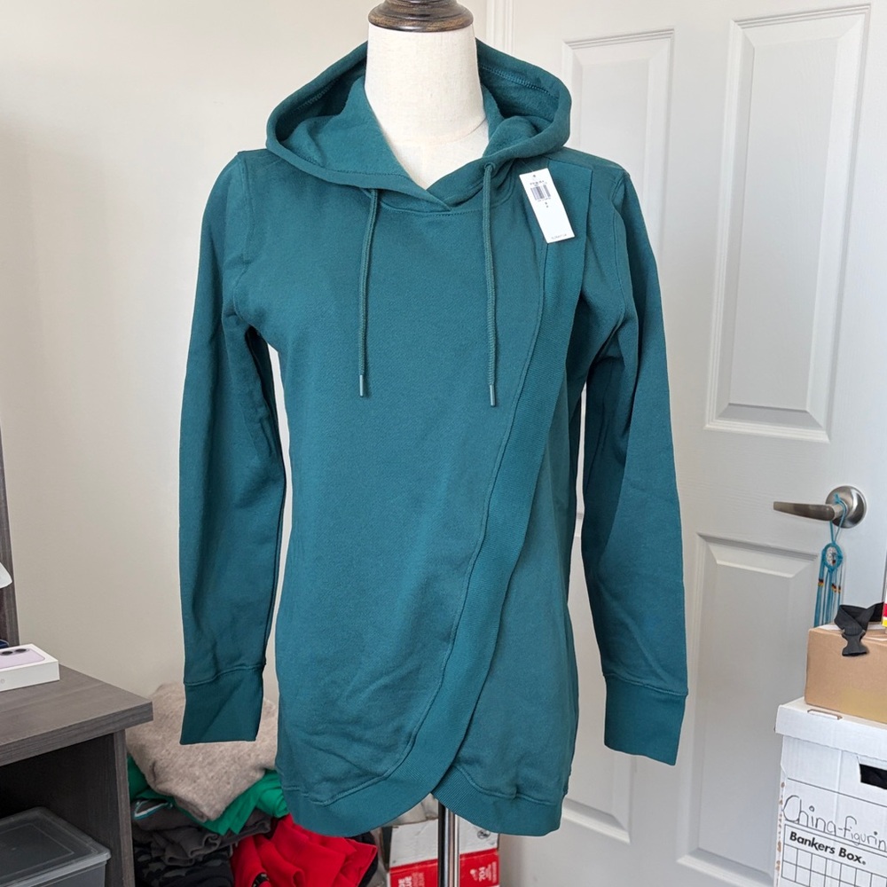 Old Navy maternity hoodie